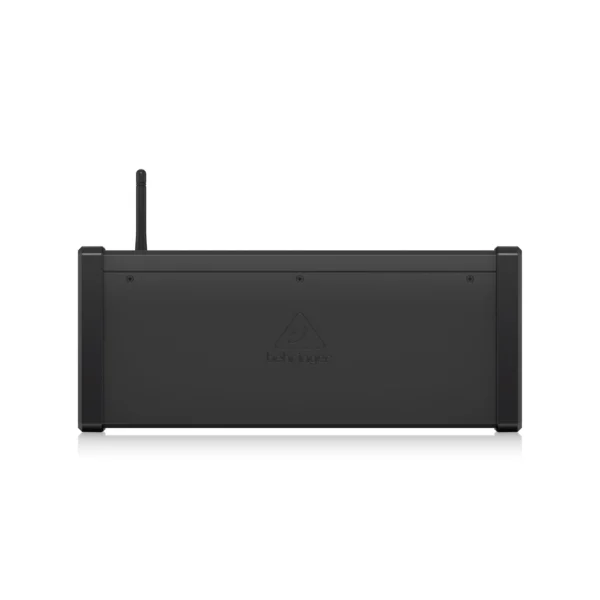 Behringer XR18